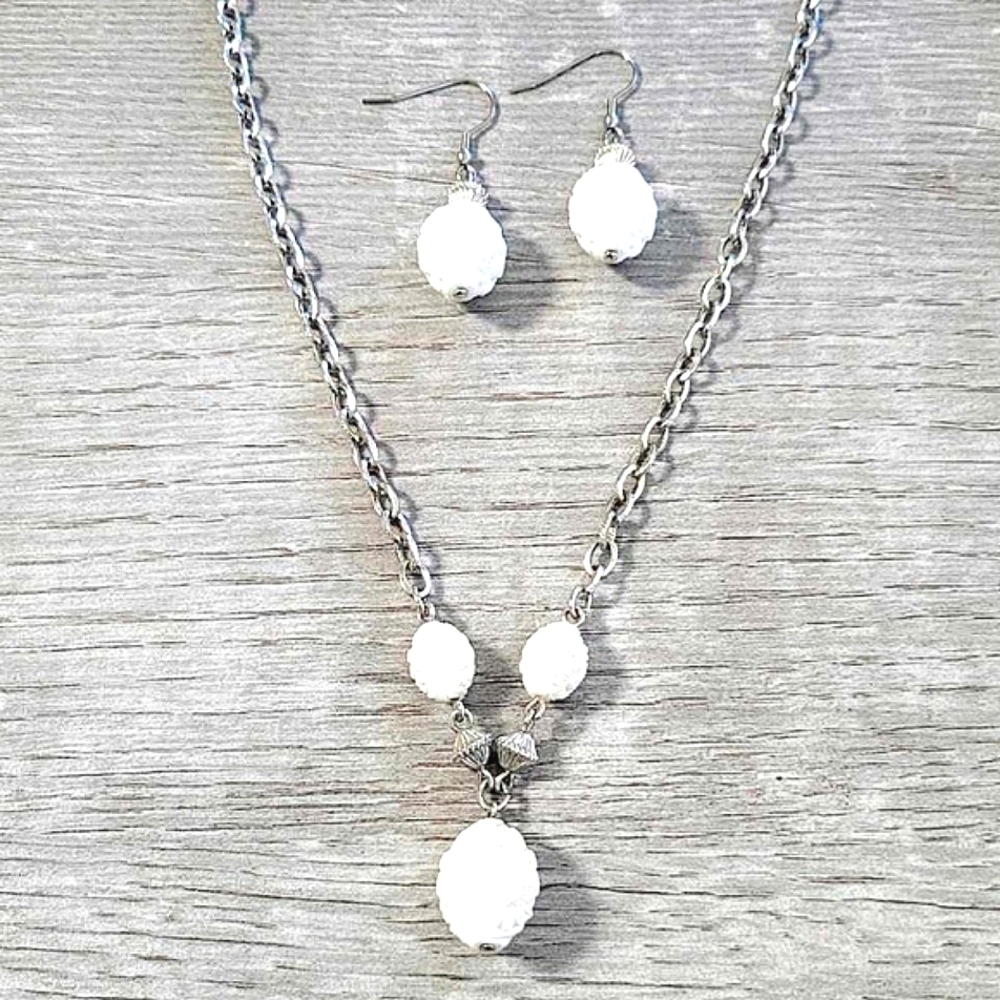 💞SARAH COVENTRY Vintage 70s "Summer Flirt" Silver Necklace & White Earrings Set